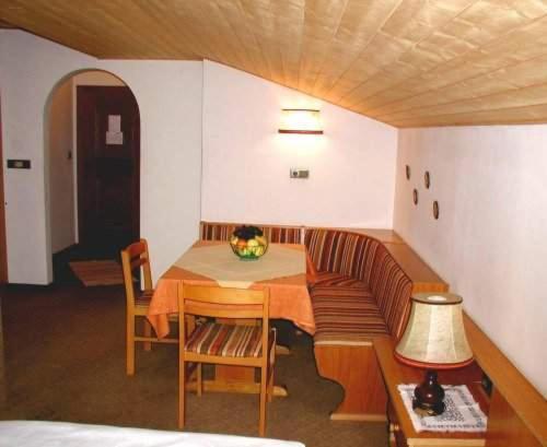 Apparthotel Taufenbrunn Parcines Phòng bức ảnh