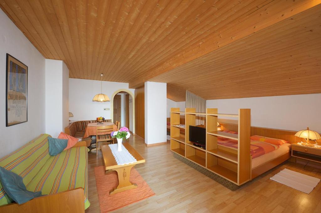 Apparthotel Taufenbrunn Parcines Phòng bức ảnh